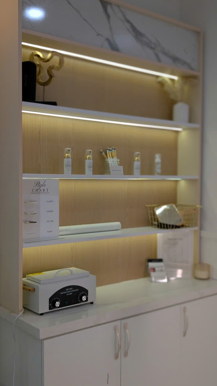 EVA NAILS AND SPA detailed photo